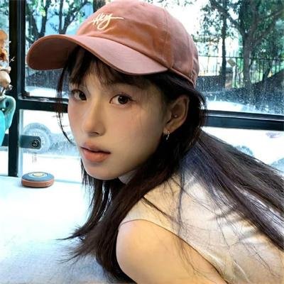 沙滩上的夏娃